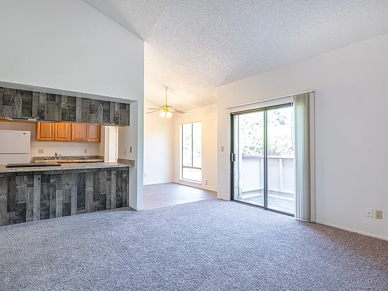 3101 Garden Cir #15 — Photo 2