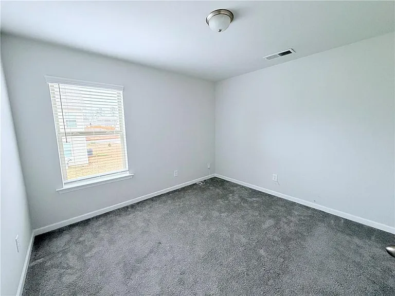 409 McGinnis Cir — Photo 30