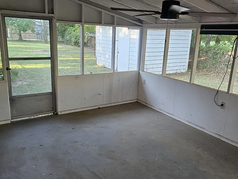 114 Fairlane Dr — Photo 19