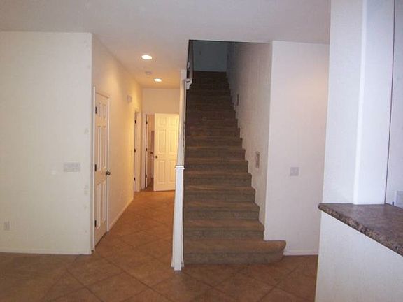 Foyer/Stairs