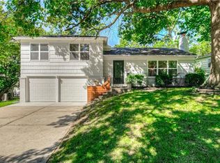 10200 Reeds Dr, Overland Park, KS 66207