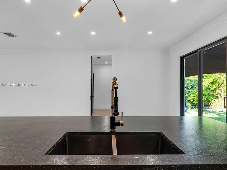 365 Fairway Dr — Photo 25