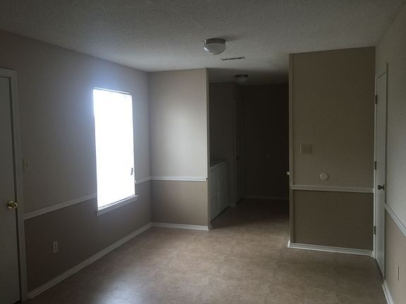 4th image of 817 S 38th St