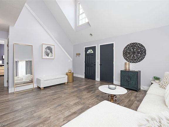 5th image of 3894 Dartford Ln