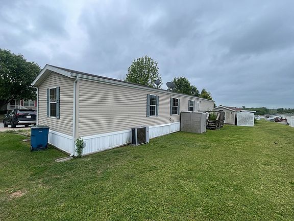 3rd image of 2737 S Planter Rd