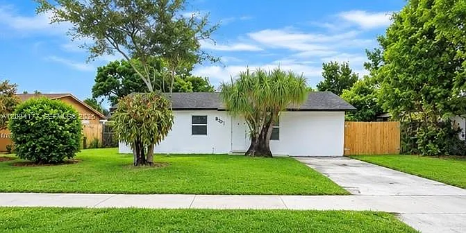 3 bed, 1247 sqft, $3,200 — Photo 2