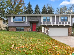 3501 Lynnwood Dr, Bellevue, NE 68123
