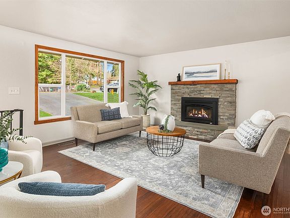 3rd image of 19921 10th Drive SE