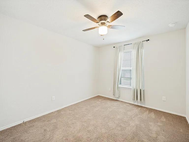 11038 Airmen Dr — Photo 23