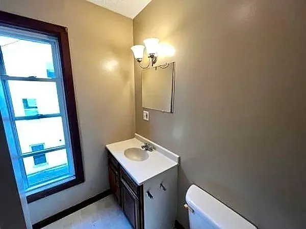 9 Castle St #B — Photo 3