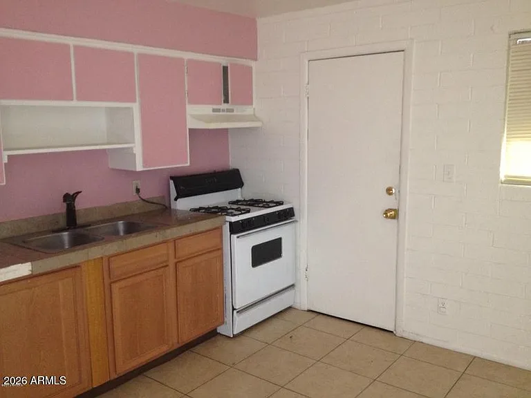 2633 W Belmont Ave #4 — Photo 3