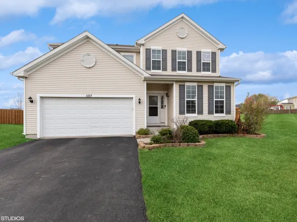 1107 Autumn Trails Ct, Shorewood, IL 60404