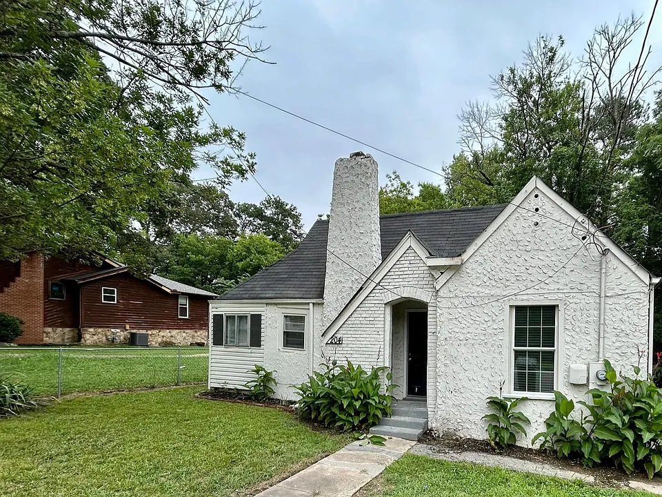 204 S Moore Rd