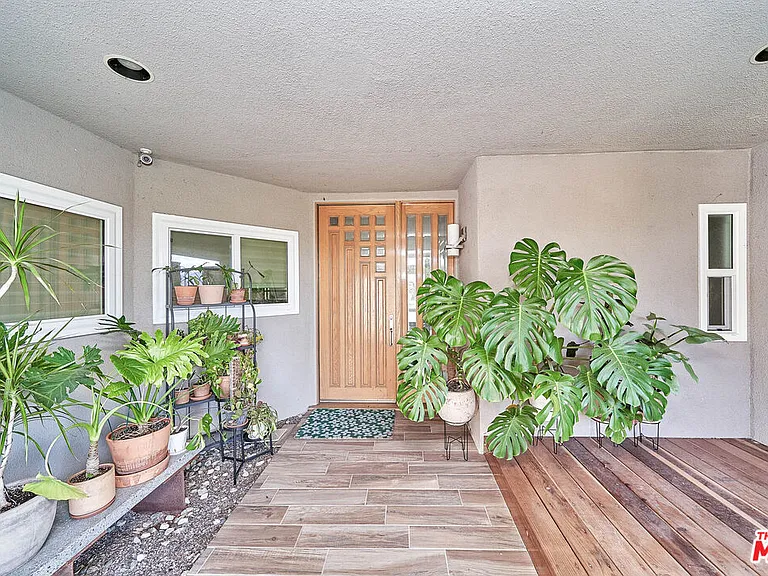 5354 Stardust Rd — Photo 7