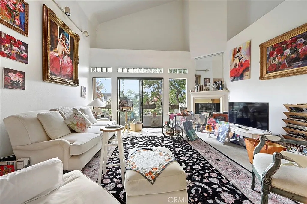 2 bed, 1871 sqft, $3,980 — Photo 3
