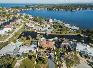 8014 Island Dr, Port Richey, FL 34668