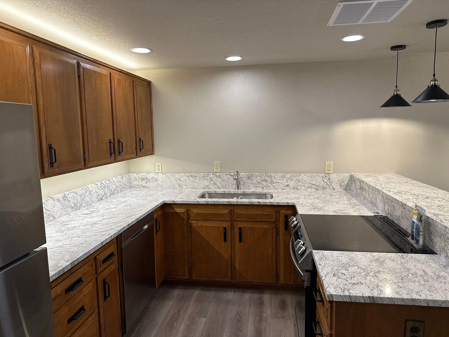 Large Mount Vernon 2 Bed 2 Bath — Photo 1