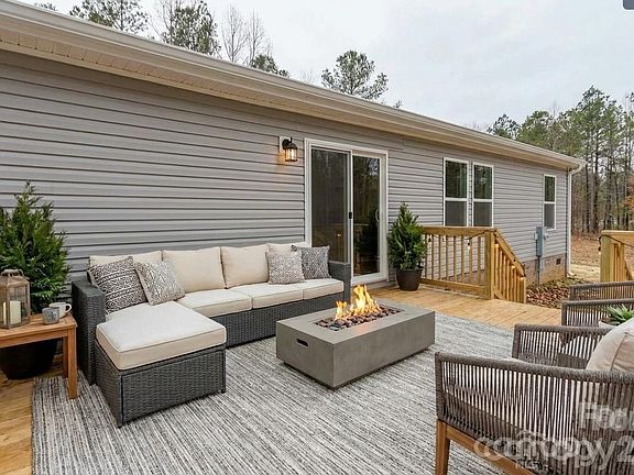 2nd image of 974 Old York Rd