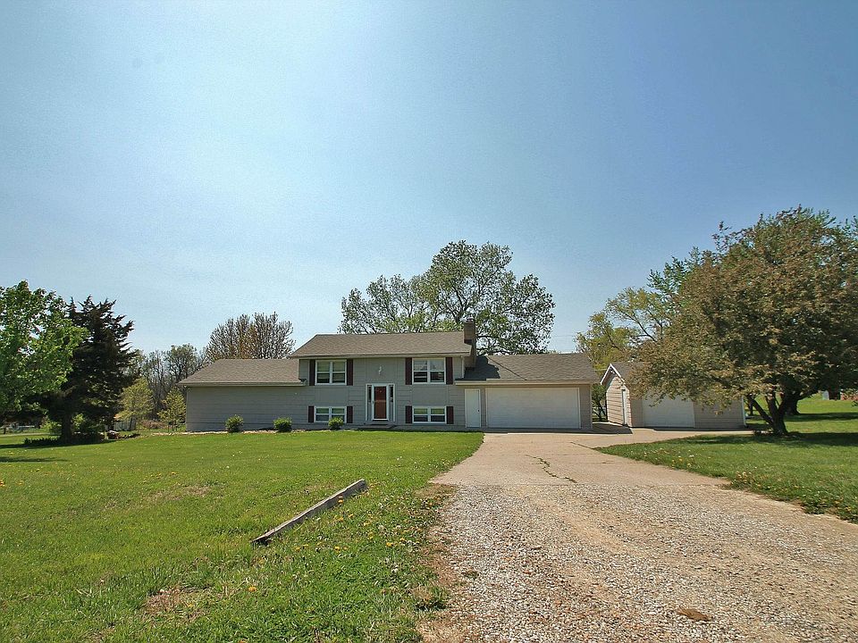  Beautiful Country Home\nin Ozawkie