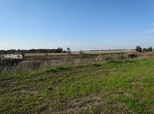 25 Harbor Dr, Saint Helena Island, SC 29920