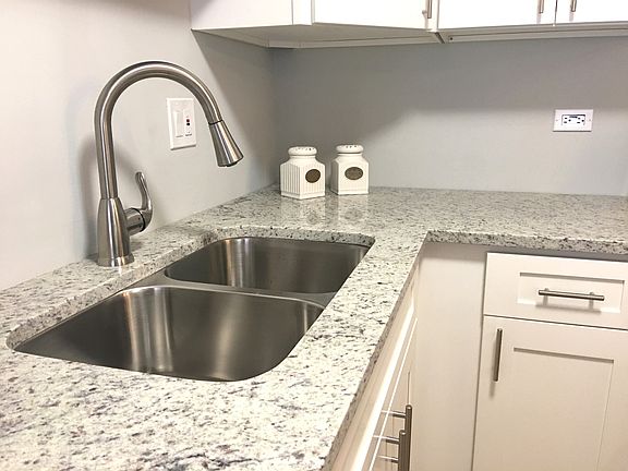5th image of 2317 N Neva Ave APT 406A