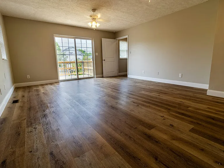 Upstairs Master Suite