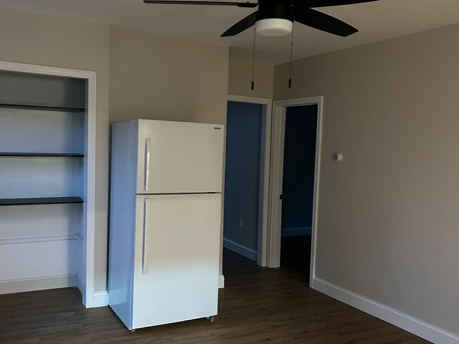 3 bed, 1000 sqft, $1,800 — Photo 3