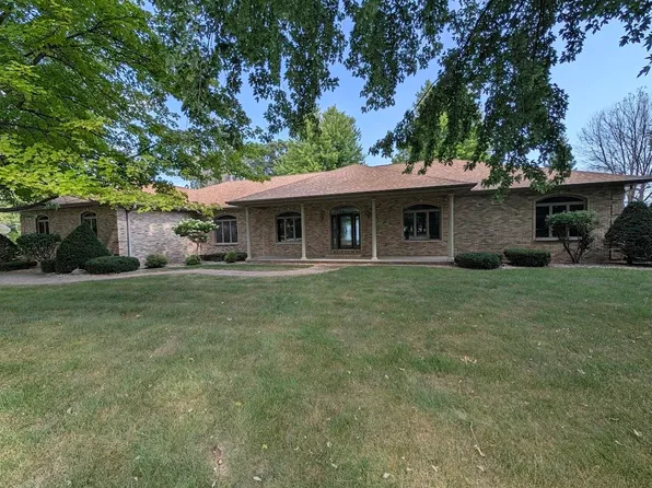 3300 Harbor Bay Rd, Oshkosh, WI 54901
