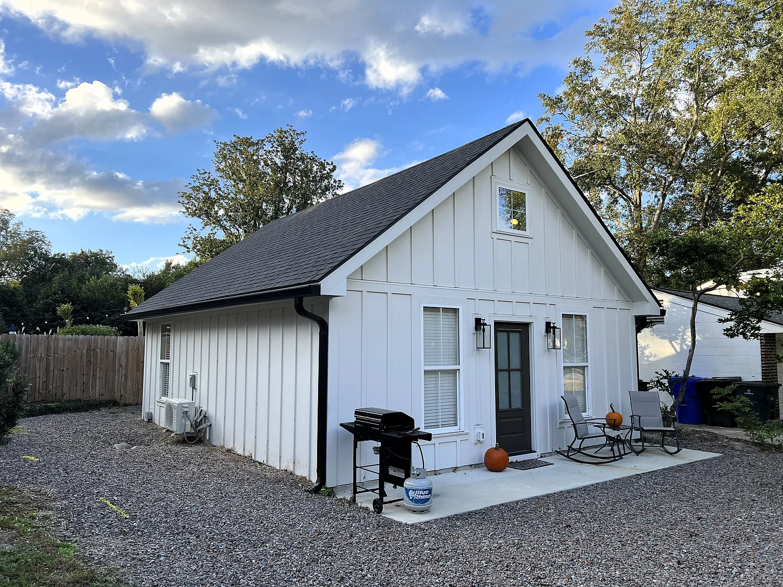 623 W Harrison Rd — Photo 4
