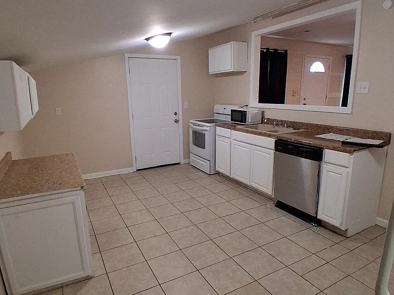 216 S Pecan St — Photo 23