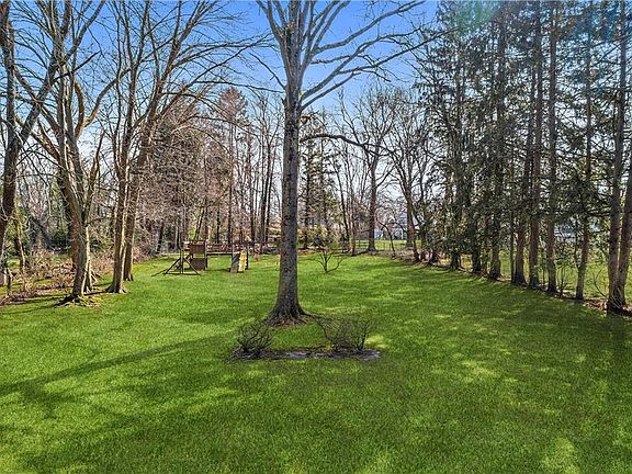 2nd image of 3 Woodland Dr #1