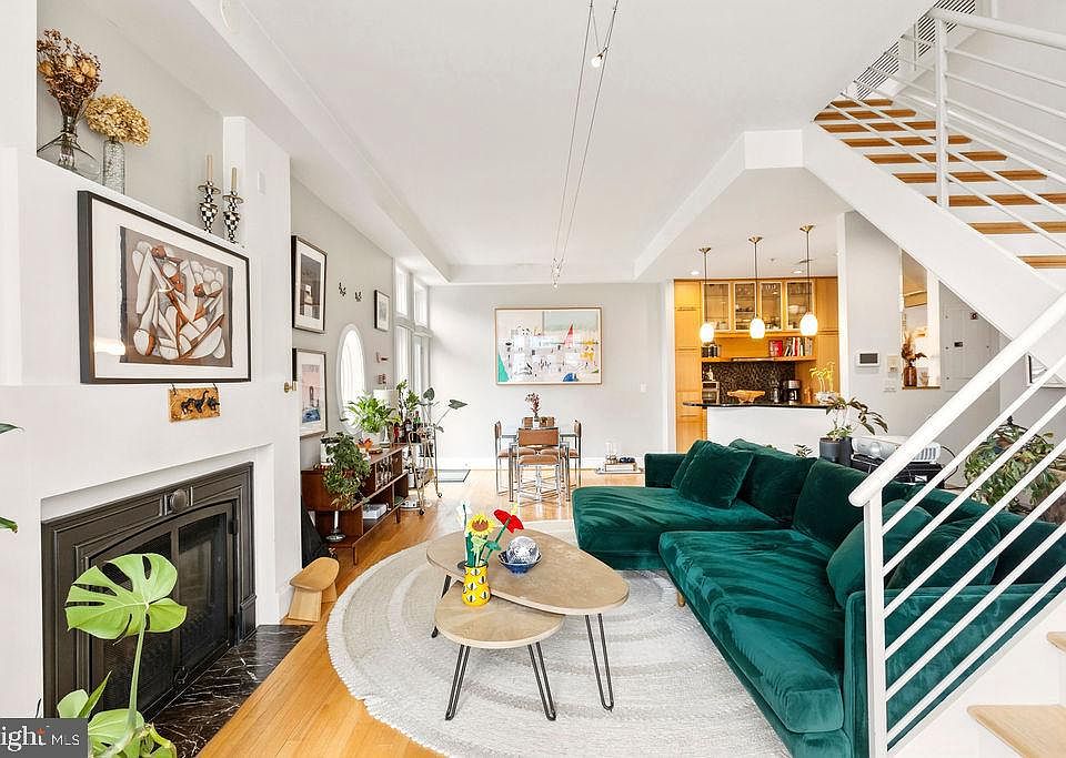 1st image of 2131 10th St NW APT 2