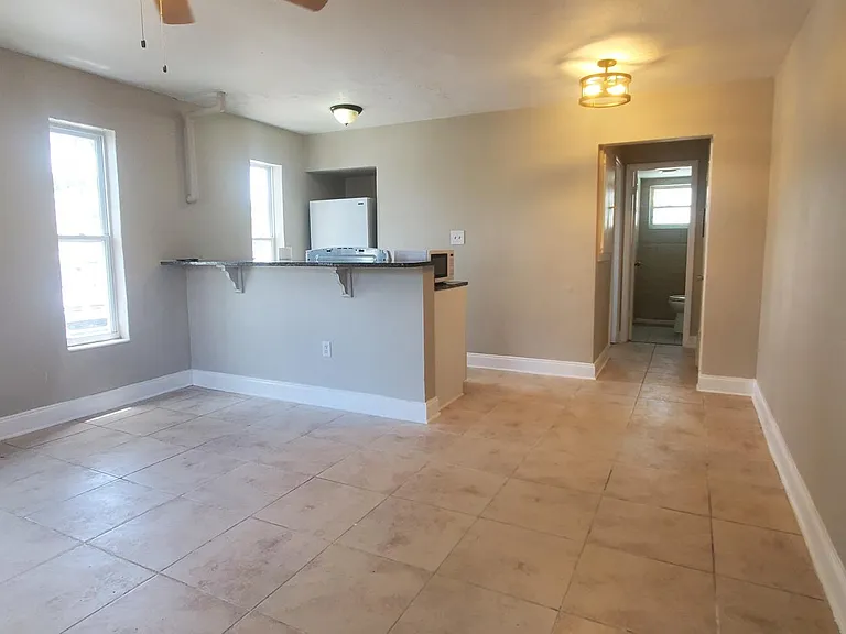 202 Caroline St #110 — Photo 2