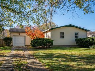 6 Cammann Rd, Coram, NY 11727