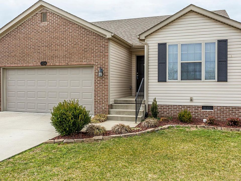 1st image of 328 Oxford Cir