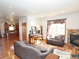 6822 S Witzke Ave, Sioux Falls, SD 57108