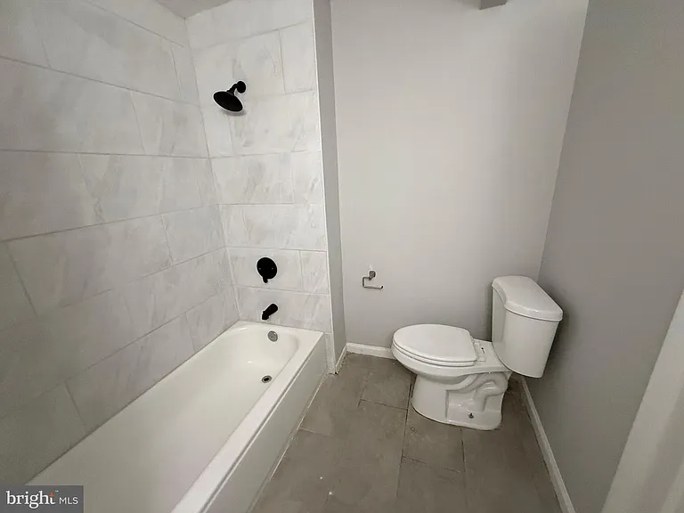 212 Warren St #2 — Photo 11