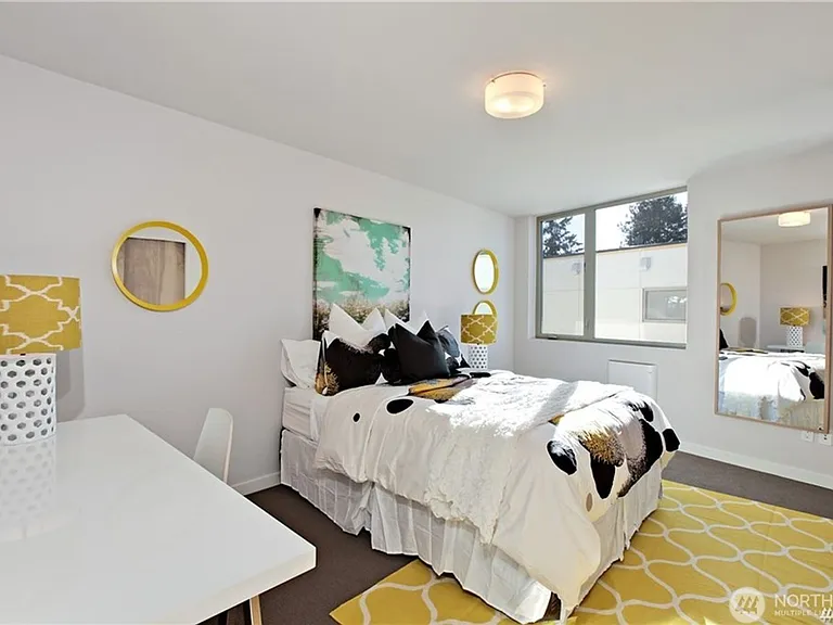 5207 S Willow St — Photo 16