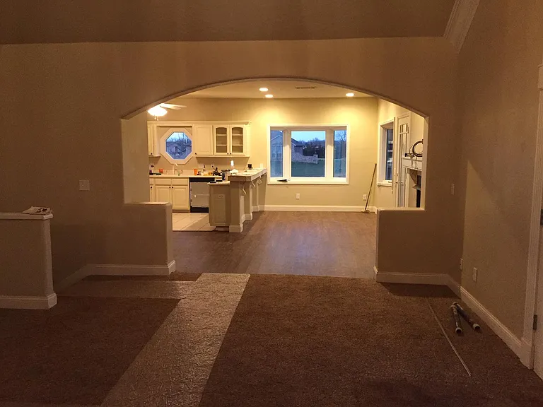 large area for dining table with bay window