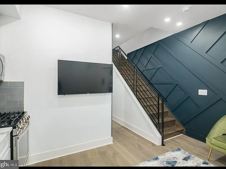 3127 Richmond St #3 — Photo 4