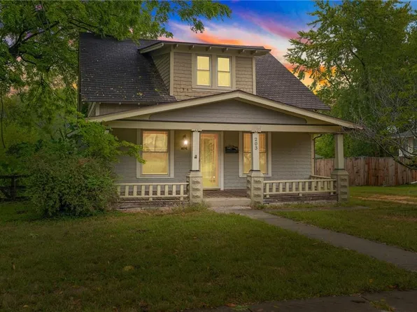 203 E Orchard St, Odessa, MO 64076