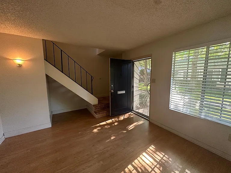 8879 Salmon Falls Dr #C — Photo 4