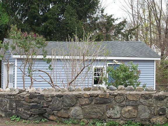 3rd image of 3347 Mohegan Ave