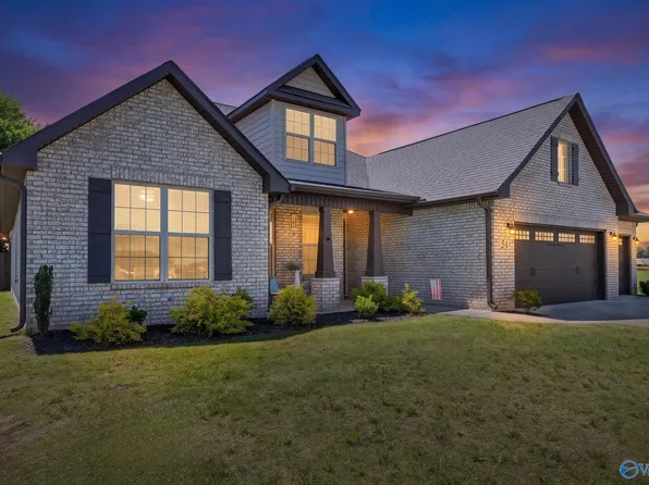 51 Yorkshire Ln, Decatur, AL 35603