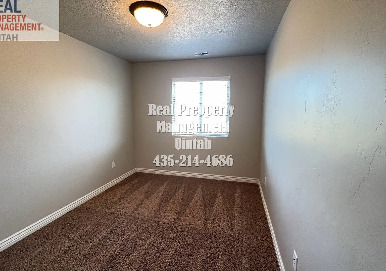 Cozy 3 Bedroom 2 1/2 Bath Condo — Photo 2