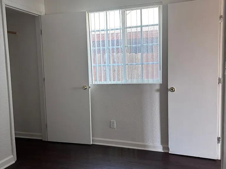 591 W Holt Ave — Photo 6