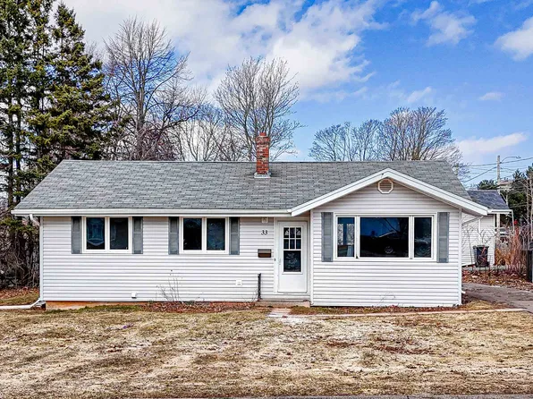 33 Moreau Dr, Charlottetown, PE C1A 2Y3