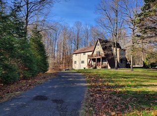 108 Fredericks Dr, Oak Hill, WV 25901