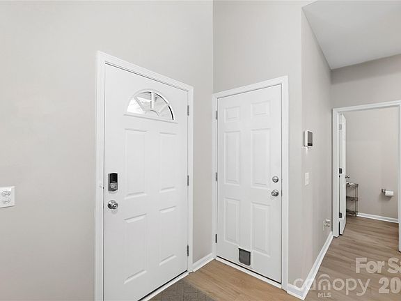 3rd image of 2718 Mill Valley Ct