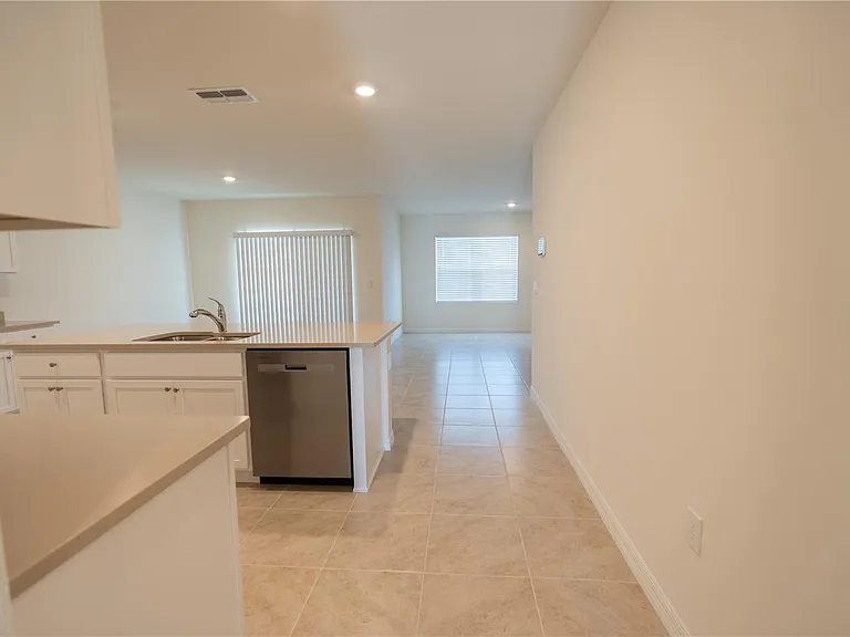 444 Taylor Groves Dr — Photo 8